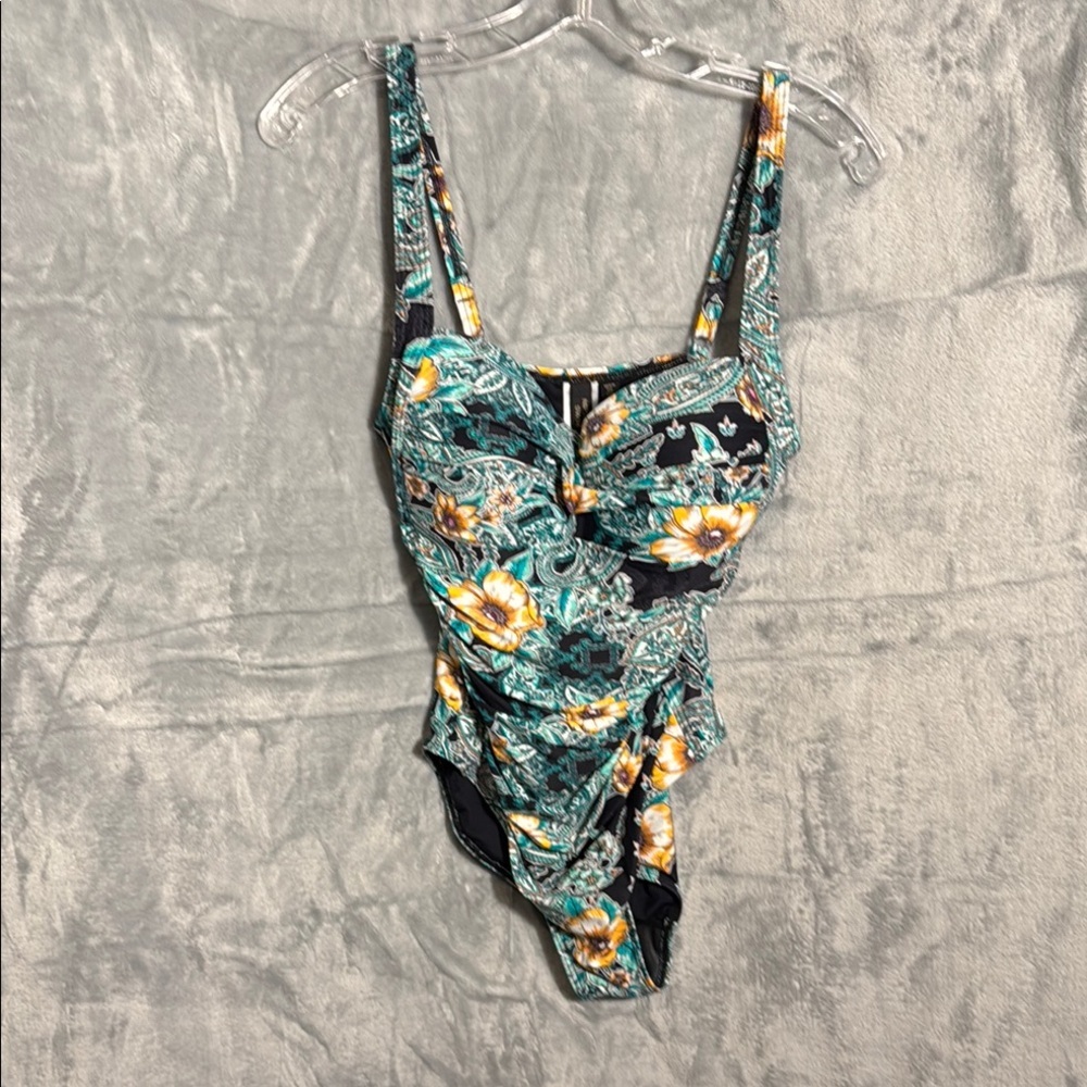 Niptuck swimsuit Floral Paisley One-Piece Swimsuit size 8